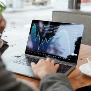 Mercado de Valores: Inversión a Largo Plazo vs. Especulación a Corto Plazo